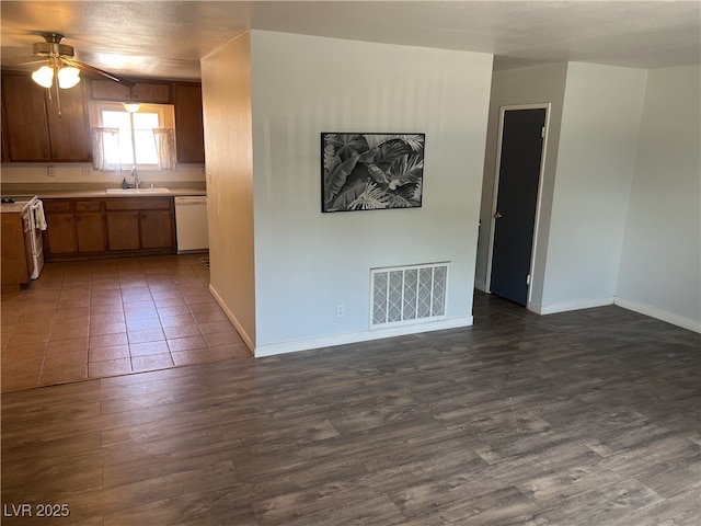 565 Greenbriar Townhouse Way, Las Vegas, NV 89121