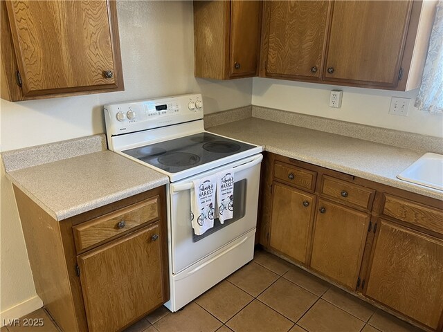 565 Greenbriar Townhouse Way, Las Vegas, NV 89121