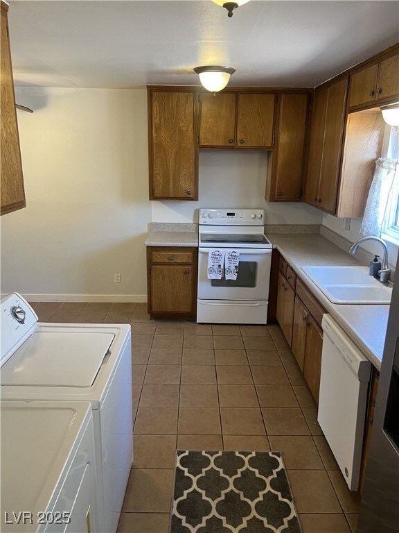 565 Greenbriar Townhouse Way, Las Vegas, NV 89121