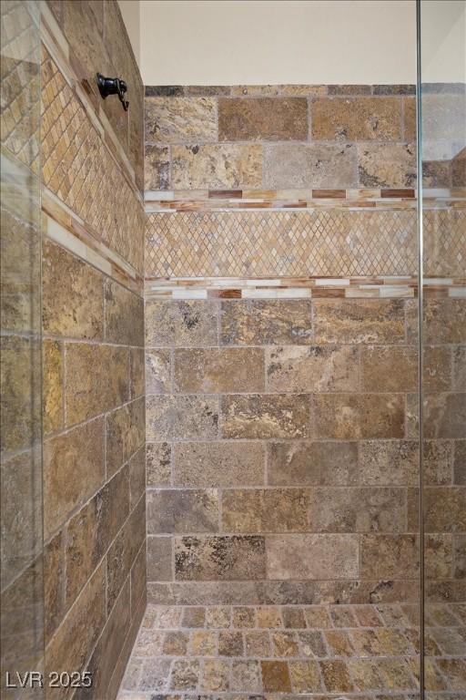 10674 Chillingham Dr, Las Vegas, NV 89183 - bathroom with a tile shower