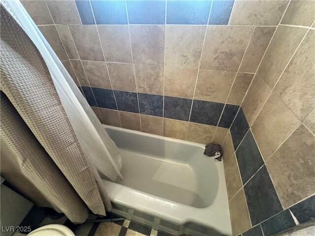 3505 W Bonanza Rd, Las Vegas, NV 89107 - full bath with shower / bath combo with shower curtain