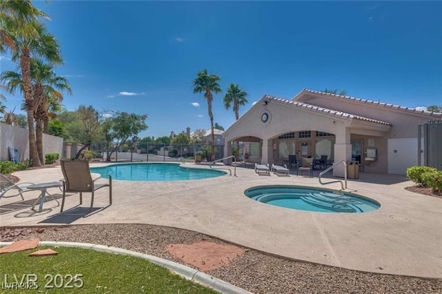 507 Satin Saddle Pl, Henderson, NV 89052 - community pool with a patio and a community hot tub