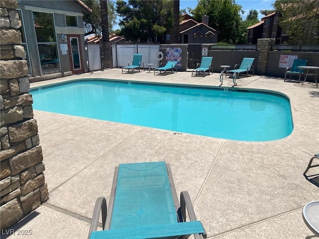 2750 S Durango Dr Unit 2141, Las Vegas, NV 89117 - community pool with a patio