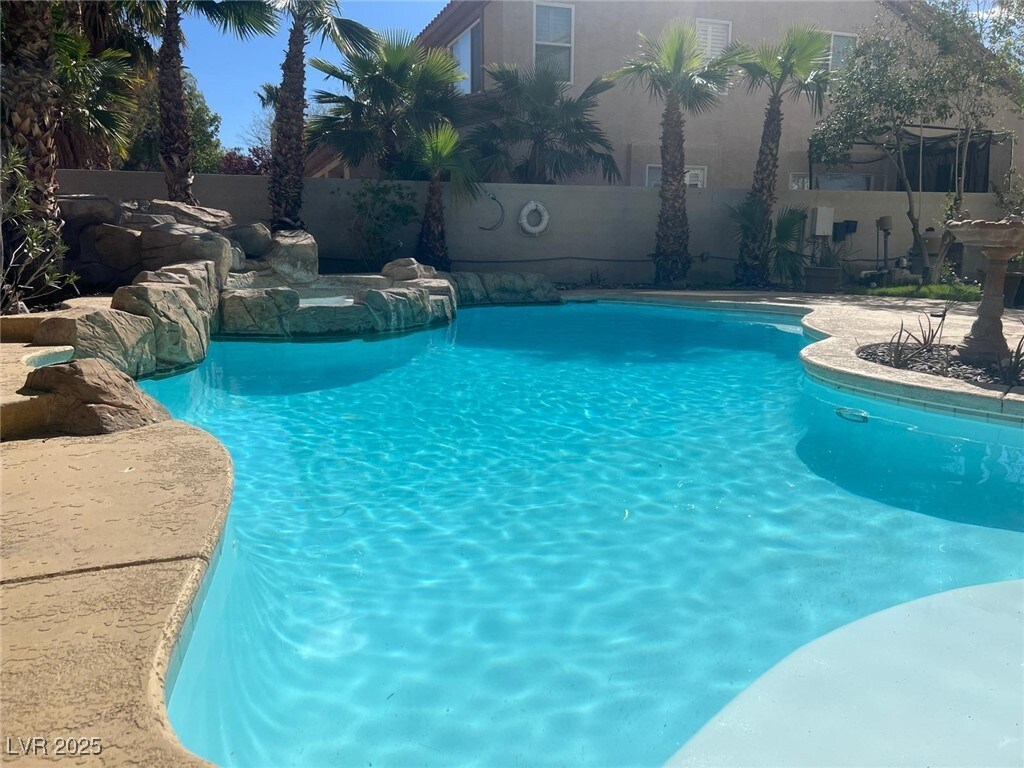 10 Gulf Pines Ave, Las Vegas, NV 89148 - photo 2