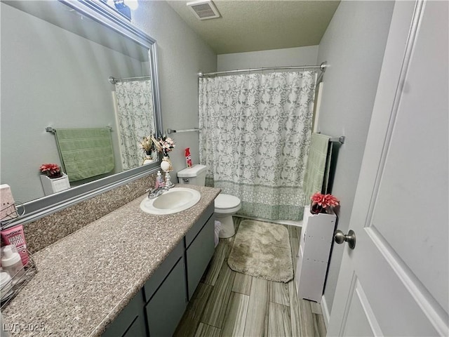 2016 Mesquite Ln Unit 302, Laughlin, NV 89029 - full bath featuring vanity and a shower with curtain
