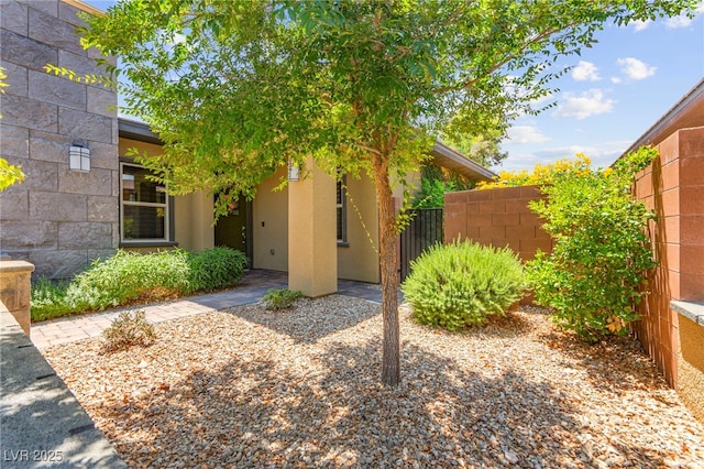 6810 Silver Crescent St, Las Vegas, NV 89148 - view of yard