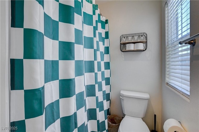 4240 Spring Storm Ave, North Las Vegas, NV 89081 - bathroom with curtained shower