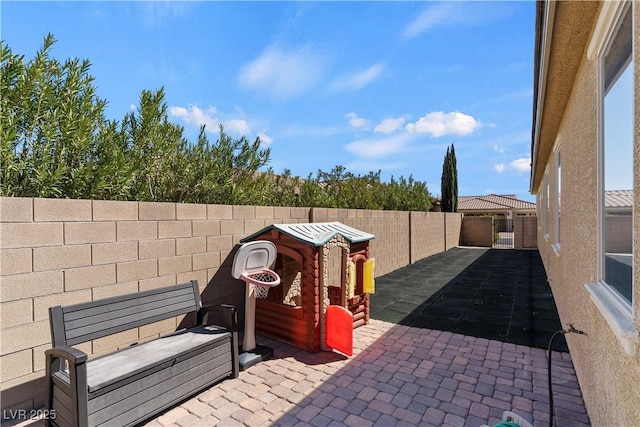 9240 Northfield Park Ct, Las Vegas, NV 89148 - fenced backyard with a patio area
