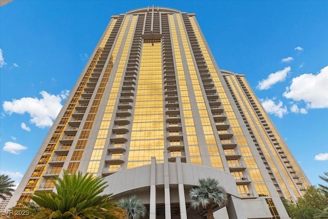 135 E Harmon Ave Unit 3816, Las Vegas, NV 89109 - view of building exterior