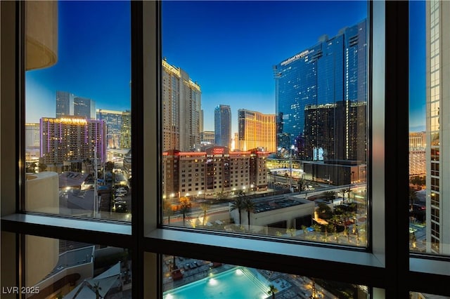 135 E Harmon Ave Unit 809, Las Vegas, NV 89109 - photo 1