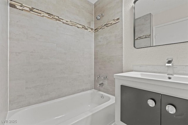 1628 Izabella Ave, Las Vegas, NV 89169 - full bath with vanity and  shower combination