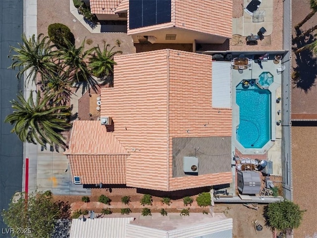 6292 Belgium Dr, Las Vegas, NV 89122 - view of subject property with a pool area
