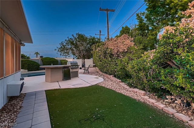 6213 Fairwood Ave, Las Vegas, NV 89107 - view of yard featuring a patio