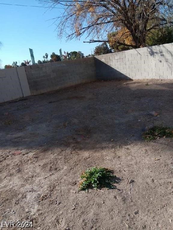 1745 Starridge Way, Las Vegas, NV 89142 - view of yard