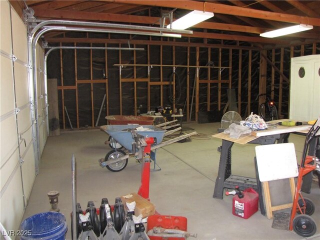 4950 Burnham Ave, Las Vegas, NV 89119 - view of garage