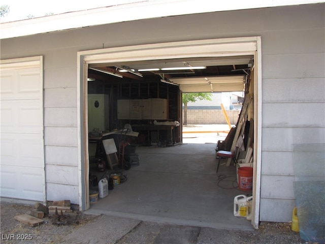 4950 Burnham Ave, Las Vegas, NV 89119 - view of garage