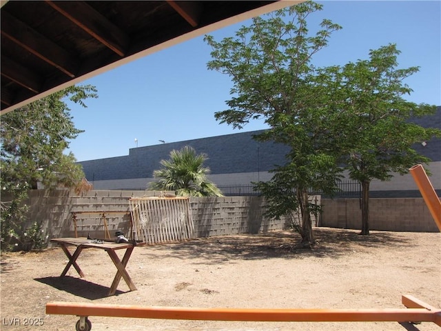 4950 Burnham Ave, Las Vegas, NV 89119 - view of yard