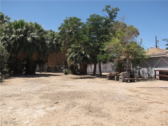 4950 Burnham Ave, Las Vegas, NV 89119 - view of yard