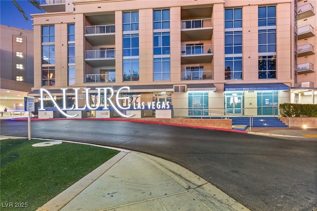 200 W Sahara Ave Unit 2204, Las Vegas, NV 89102 - view of apartment building / complex