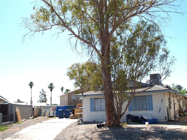 5068 Killarney St, Las Vegas, NV 89122 - view of front of home