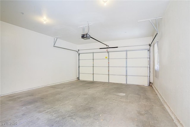 2925 Wigwam Pkwy Unit 1021, Henderson, NV 89074 - garage with a garage door opener
