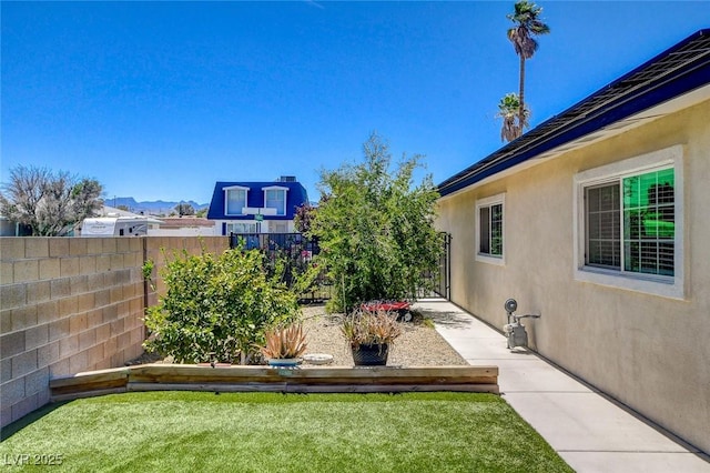 925 Alan Shepard St, Las Vegas, NV 89145 - view of yard