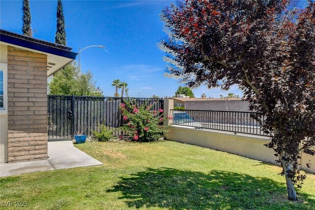 925 Alan Shepard St, Las Vegas, NV 89145 - view of fenced backyard