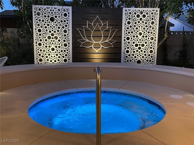 6316 Bluejay Way, Las Vegas, NV 89146 - view of swimming pool featuring an in-ground hot tub