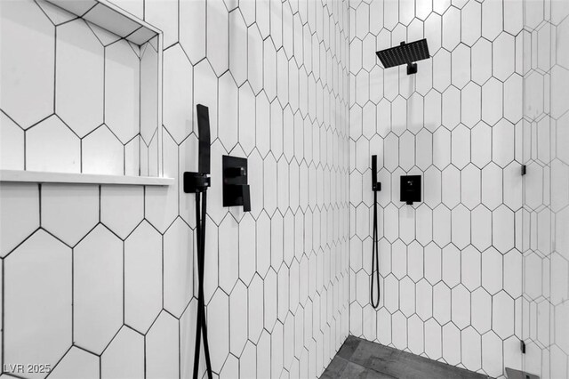363 El Pico Dr, Henderson, NV 89014 - bathroom featuring a tile shower