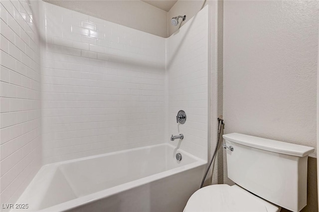 934 Twincrest Ave, North Las Vegas, NV 89032 - bathroom with toilet and shower / bathtub combination