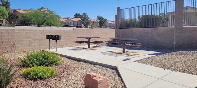 2050 N Los Feliz St Unit 170, Las Vegas, NV 89156 - surrounding community featuring a residential view and a patio area