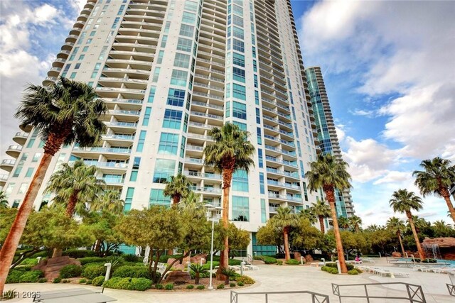322 Karen Ave Unit 601, Las Vegas, NV 89109 - photo 34