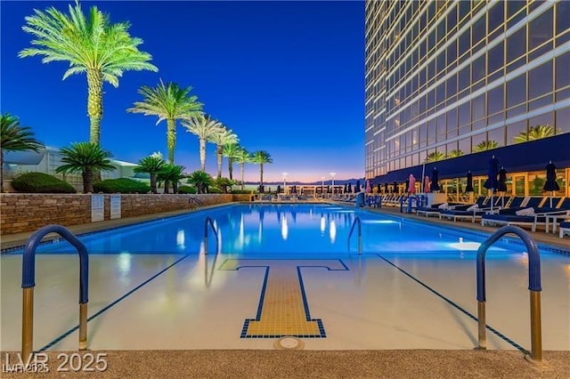 2000 N Fashion Show Dr Unit 3000, Las Vegas, NV 89109 - view of community pool