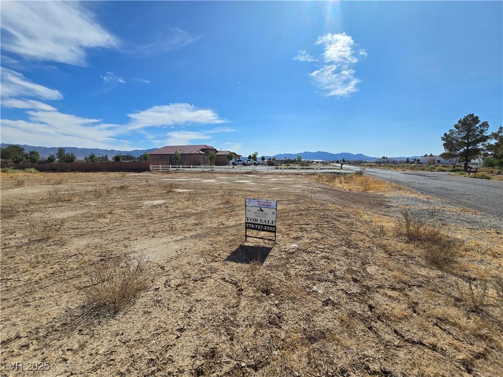 301 W Hallsway St, Pahrump, NV 89048 - photo 4