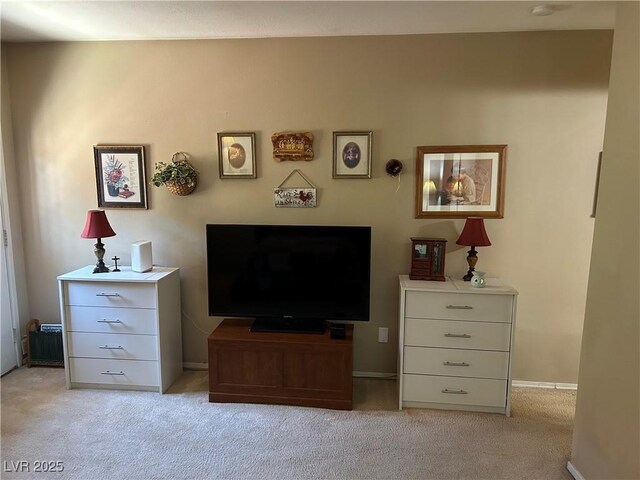 1866 Camino Verde Ln, Las Vegas, NV 89119 - living area featuring light carpet