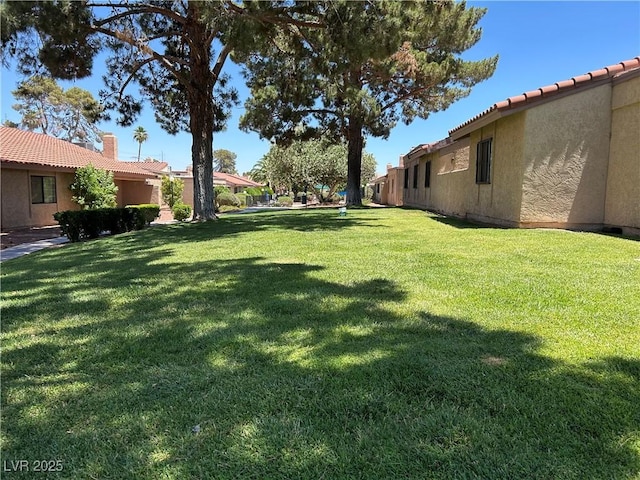 1866 Camino Verde Ln, Las Vegas, NV 89119 - view of green lawn