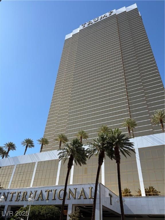 2000 N Fashion Show Dr Unit 2627, Las Vegas, NV 89109 - photo 13