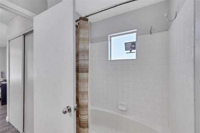7100 Pirates Cove Rd Unit 2076, Las Vegas, NV 89145 - full bathroom featuring shower / bathtub combination with curtain