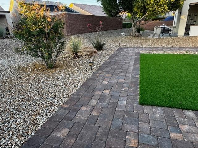 2704 Willow Wren Dr, North Las Vegas, NV 89084 - view of green lawn
