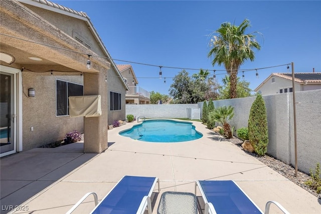 12 Golden View St, Henderson, NV 89012 - view of swimming pool featuring a patio area and a fenced backyard