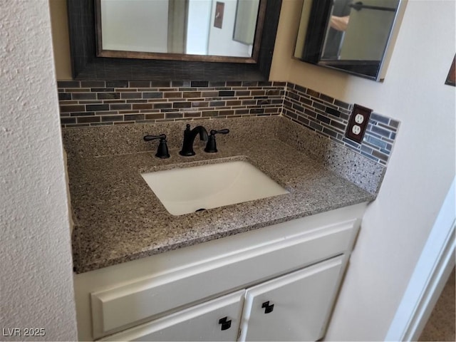 745 Greenbriar Townhouse Way, Las Vegas, NV 89121 - bathroom with vanity and backsplash