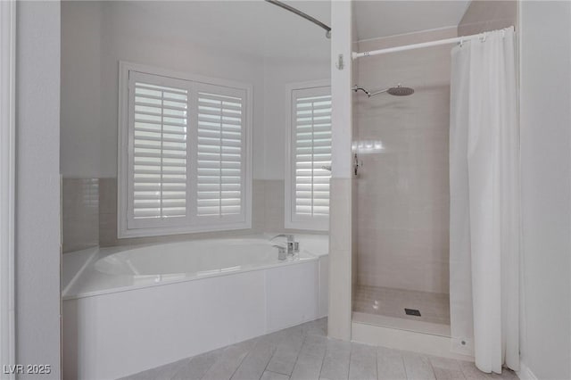 1516 Frandosa Ln, Las Vegas, NV 89117 - full bath with a shower stall and a garden tub