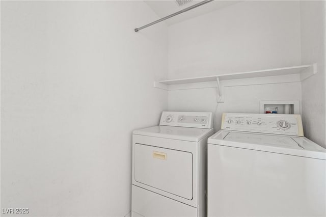 9175 Titan Hill Ct, Las Vegas, NV 89148 - laundry area featuring washing machine and dryer