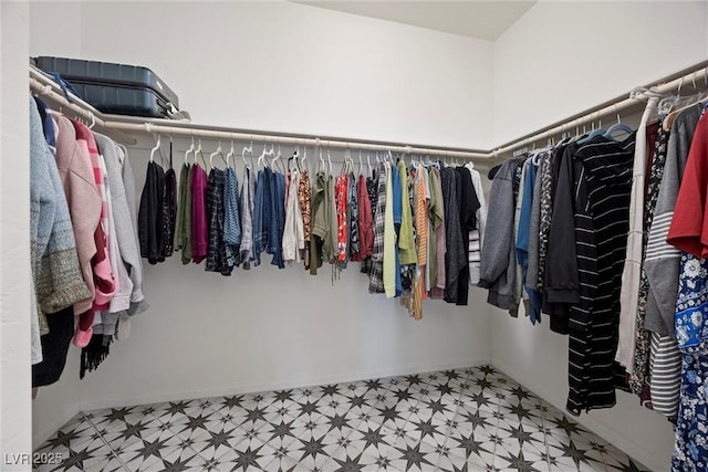 605 Cadence Vista Dr, Henderson, NV 89011 - walk in closet featuring light floors