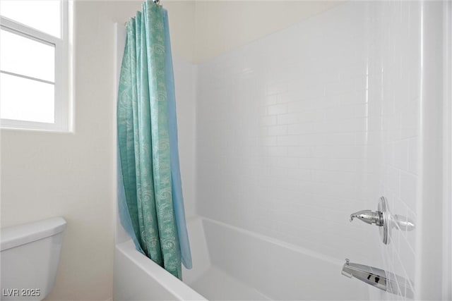 605 Cadence Vista Dr, Henderson, NV 89011 - bathroom with shower / tub combo and toilet