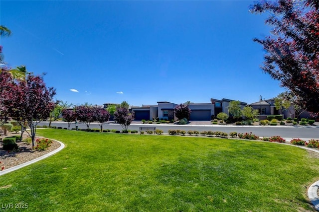 8550 Lost Pony St, Las Vegas, NV 89148 - view of green lawn with a residential view