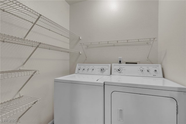2124 Willowbury Dr Unit D, Las Vegas, NV 89108 - laundry area with washer and dryer