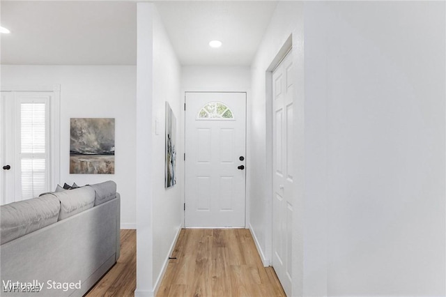 572 Tam O Shanter, Las Vegas, NV 89109 - foyer entrance featuring light wood-style flooring and recessed lighting