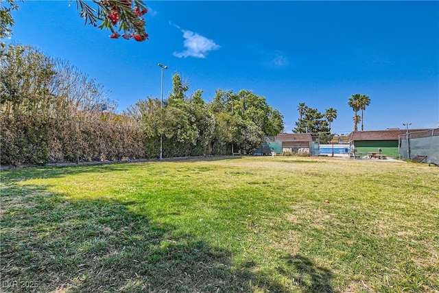 4683 Monterey Cir Unit 4, Las Vegas, NV 89169 - view of yard