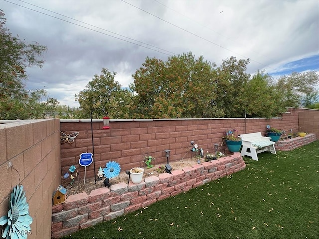 8139 Skytop Ledge Ave, Las Vegas, NV 89178 - view of fenced backyard